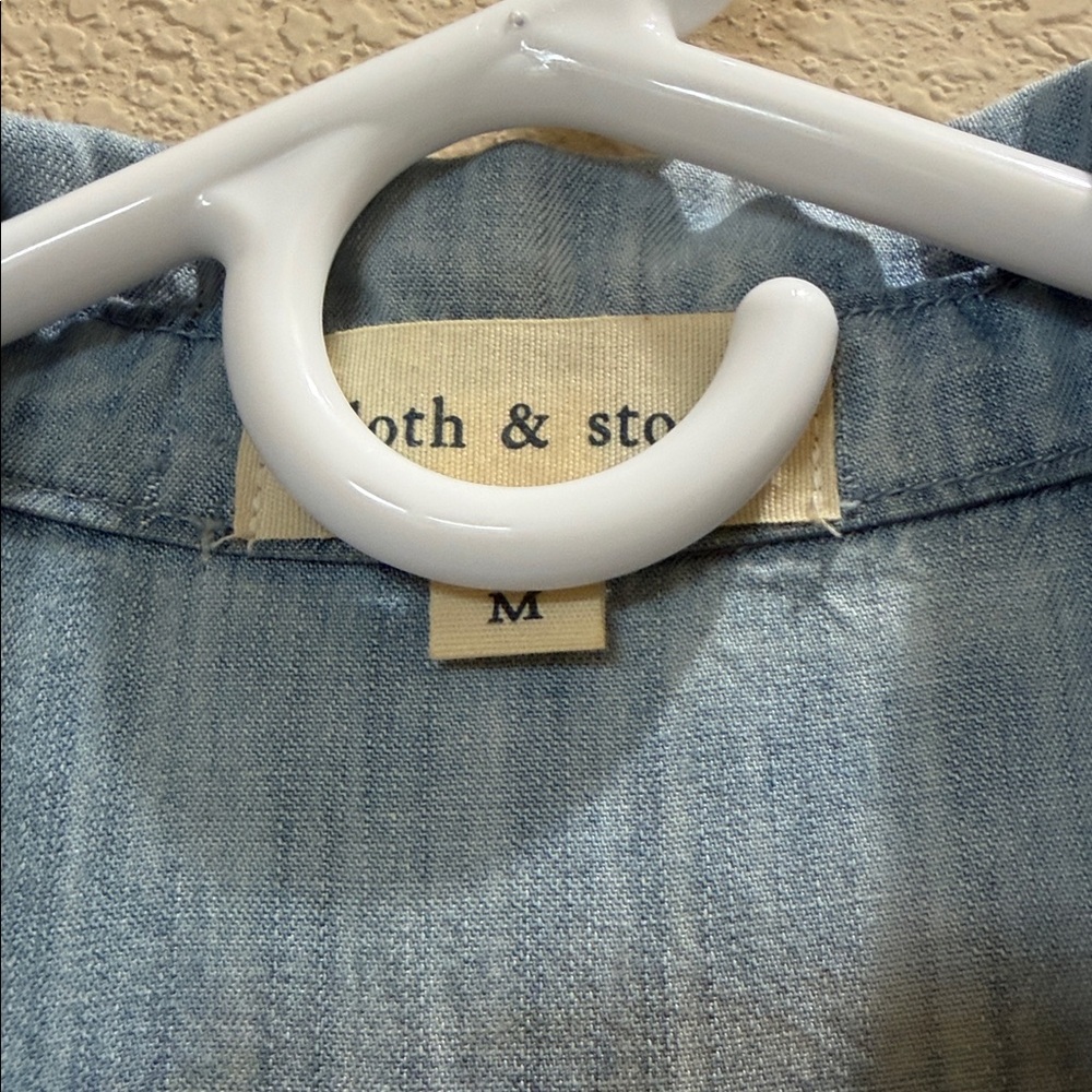 Cloth & Stone chambray denim romper size medium worn once ANTHRO - Picture 2 of 5